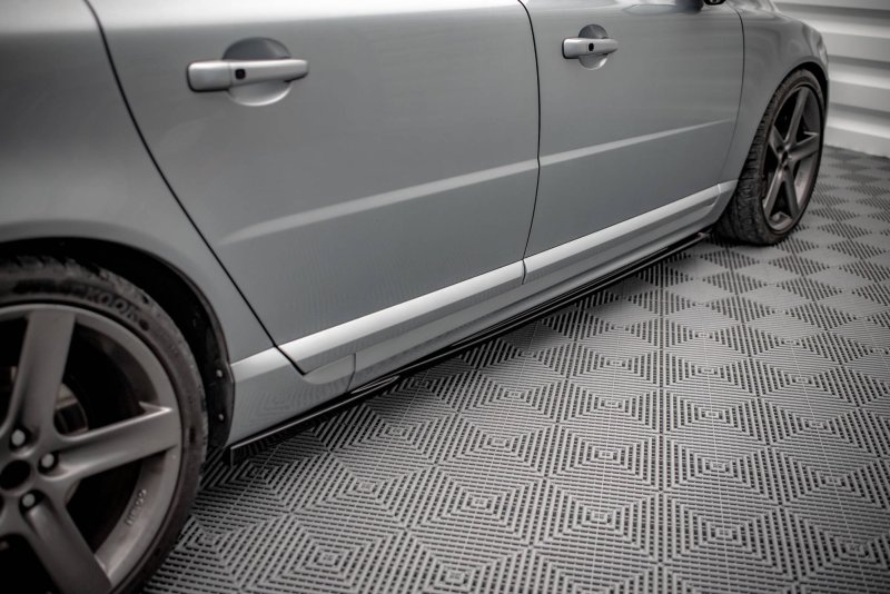 Maxton Seitenschweller Ansatz für Volvo V70 Mk3 Carbon Look VO-V70-3-SD1-C