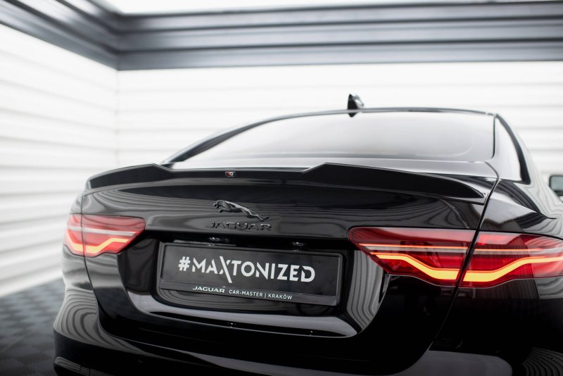 Maxton Spoiler CAP Abrisskante 3D Jaguar XE X760 Facelift schwarz Hochglanz JA-XE-1F-CAP1-G