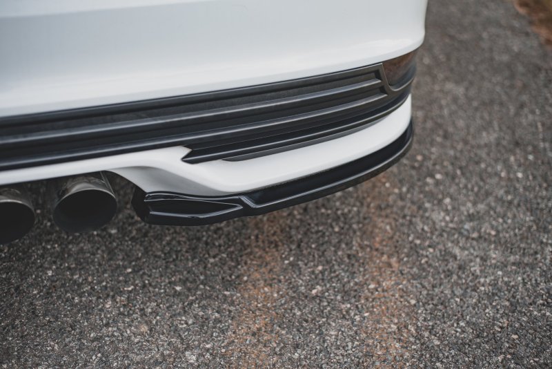 Maxton Heck Ansatz Flaps Diffusor V.2 für Ford Focus ST Mk3 Facelift schwarz Hochglanz FO-FO-3F-ST-RSD2-G