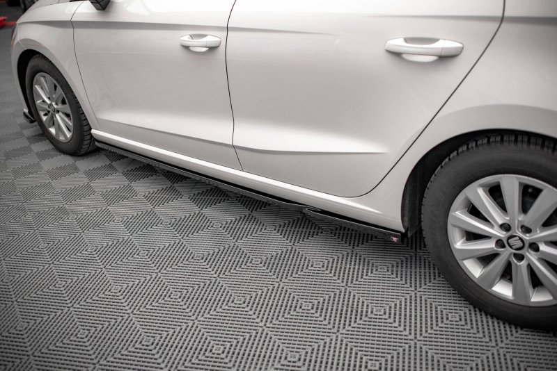 Maxton Seitenschweller Ansatz für V.2 für Seat Ibiza FR/ Standard Mk5 schwarz Hochglanz SE-IB-5-SD2-G