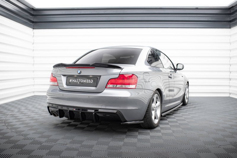 Maxton Spoiler CAP Abrisskante 3D BMW 1er M-Paket E82 schwarz Hochglanz BM-1-82-MPACK-C-CAP3D1-G