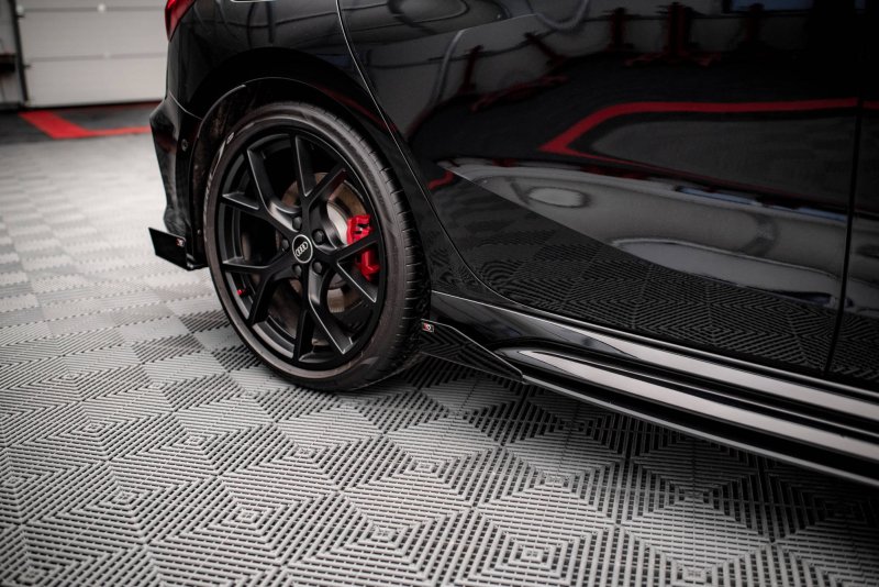 Maxton Street Pro Seitenschweller Ansatz für + Flaps Audi RS3 Sportback 8Y schwarz Hochglanz AURS38YCNC-SD1B+SRF1-G