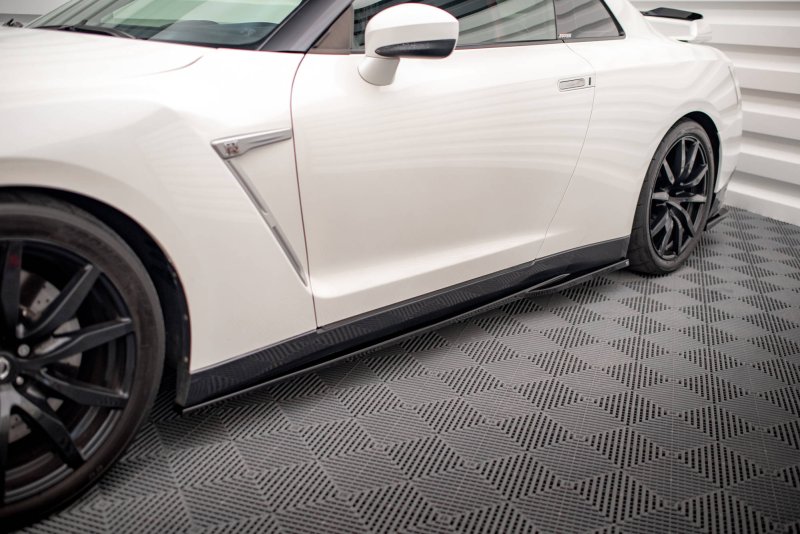 Maxton Seitenschweller Ansatz für Nissan GTR R35 Facelift schwarz Hochglanz NI-GTR-4F2-SD1-G