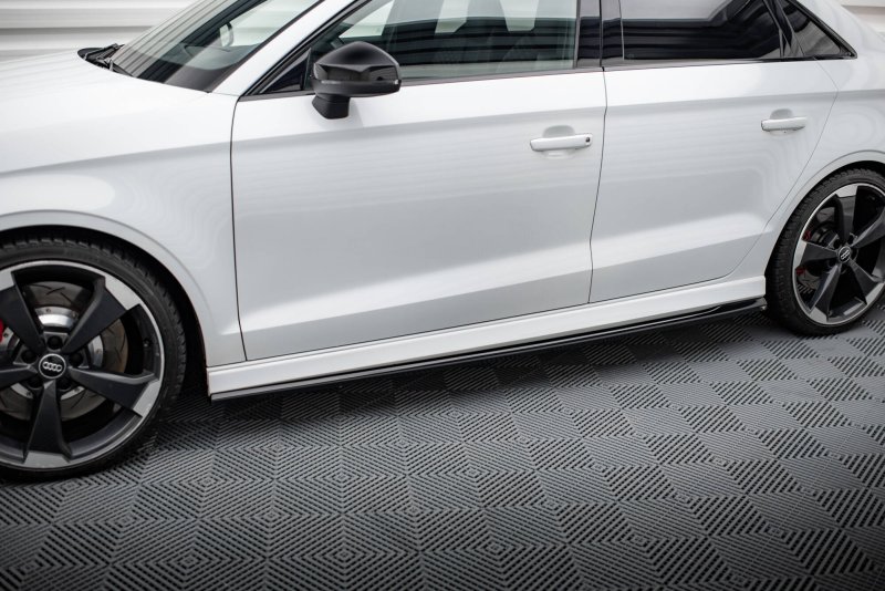 Maxton Seitenschweller Ansatz V.2 Audi RS3 Limousine 8V Facelift schwarz Hochglanz AU-RS3-8VF-S-SD2-G