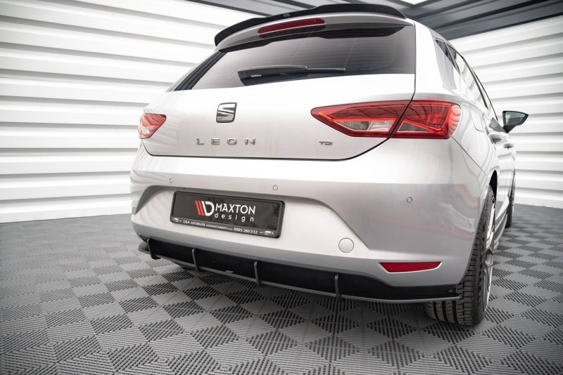 Maxton Street Pro Heckschürze für Seat Leon Hatchback Mk3 SELE3CNC-RS1BRB