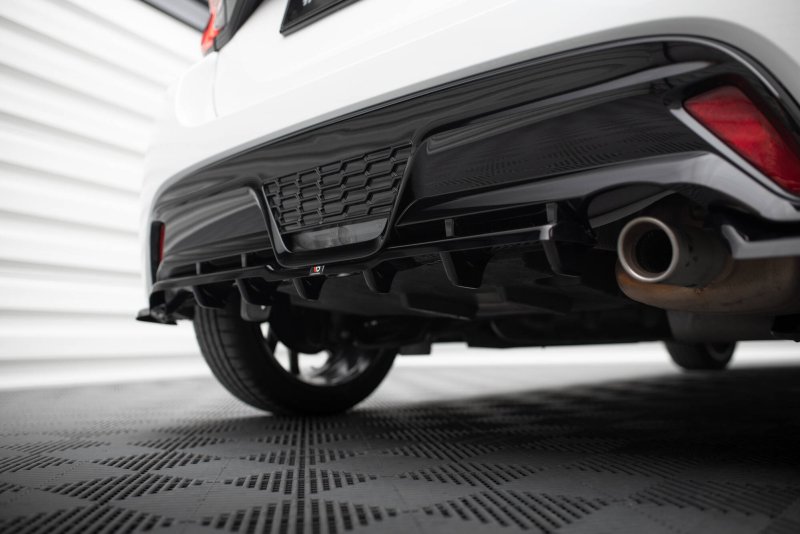 Maxton Mittlerer Cup Diffusor Heck Ansatz Toyota Yaris GR Sport Mk4 schwarz Hochglanz TO-YA-4-GRSPORT-RSD1G+RD1-G