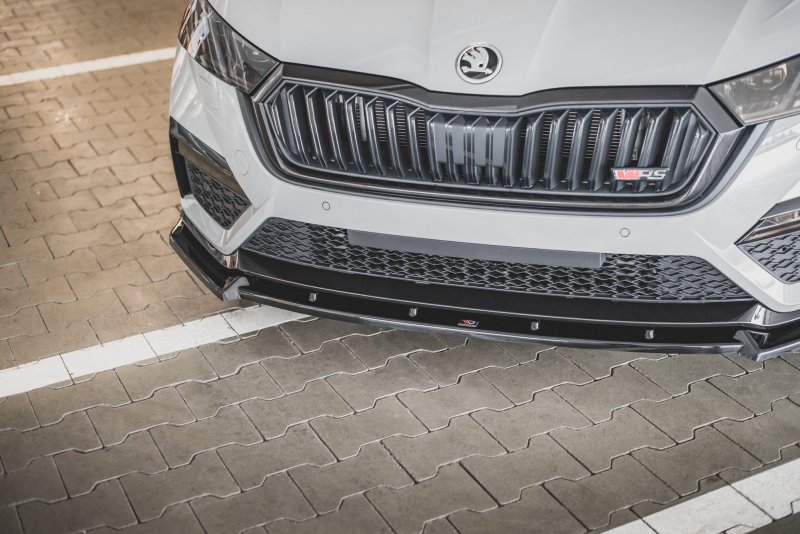 Maxton Front Ansatz V.1 für Skoda Octavia RS Mk4 schwarz Hochglanz SK-OC-4-RS-FD1-G