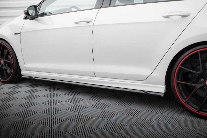 Maxton Seitenschweller Ansatz V.4 VW Golf R / R-Line Mk7 schwarz Hochglanz VW-GO-7-R-SD4-G