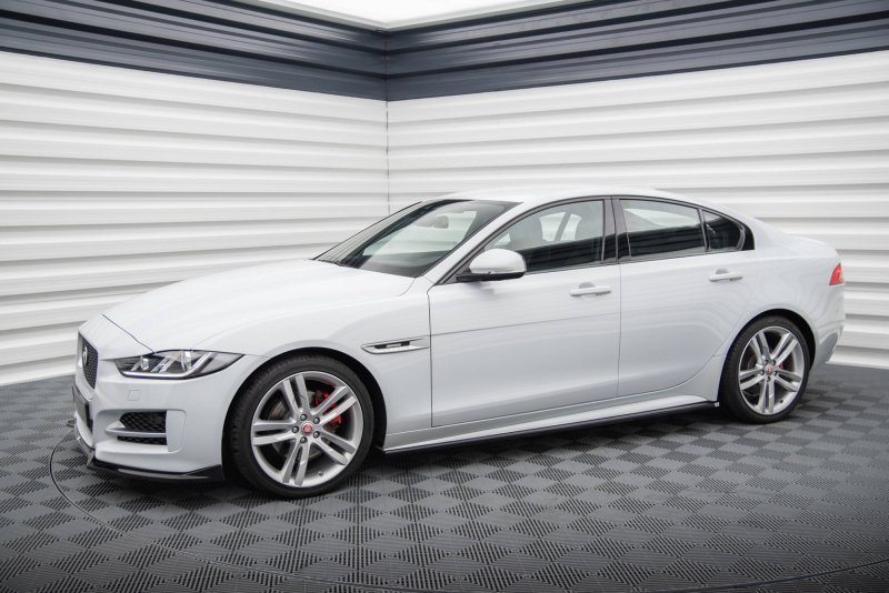 Maxton Seitenschweller Ansatz Jaguar XE R-Sport X760 schwarz Hochglanz JA-XE-1-RSPORT-SD1-G