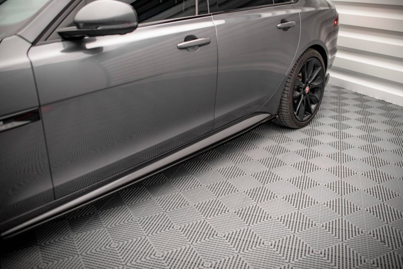 Maxton Seitenschweller Ansatz für Jaguar XF R-Sport Mk2 schwarz Hochglanz JA-XF-2-RSPORT-SD1-G