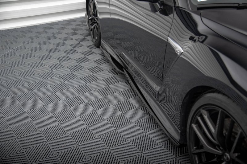 Maxton Seitenschweller Ansatz Nissan GTR R35 Facelift schwarz Hochglanz NI-GTR-4F3-SD1-G
