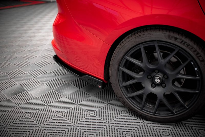 Maxton Heck Ansatz Flaps Diffusor V.6 Ford Focus Kombi ST Mk4 schwarz Hochglanz FO-FO-4-STLINE-ES-RSD6-G