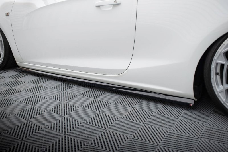 Maxton Seitenschweller Ansatz Opel Cascada schwarz Hochglanz OP-CA-1-SD1-G