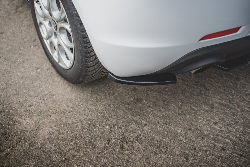 Maxton Heck Ansatz Flaps Diffusor V.1 für Alfa Romeo Giulietta Facelift Carbon Look  AL-GU-1F-RSD1-C