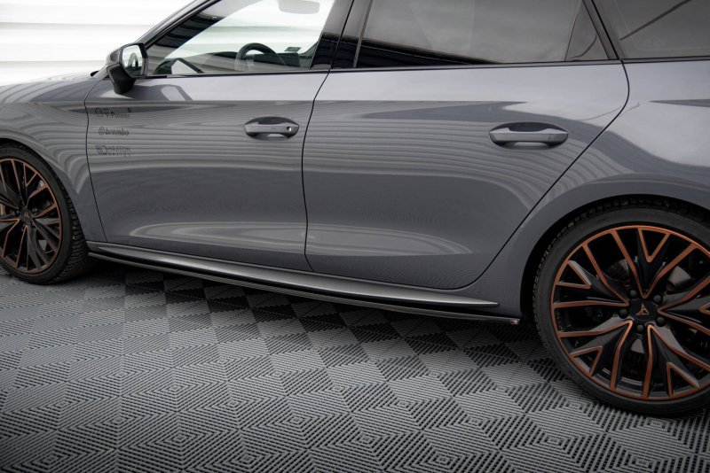 Maxton Seitenschweller Ansatz Cupra Leon Aero Mk1 schwarz Hochglanz CU-LE-1-AERO-SD1-G