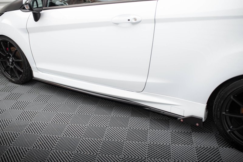 Maxton Seitenschweller Ansatz V.4 + Flaps Ford Fiesta ST / ST-Line Mk7 FO-FI-7/7F-ST-SD4G+SF1B