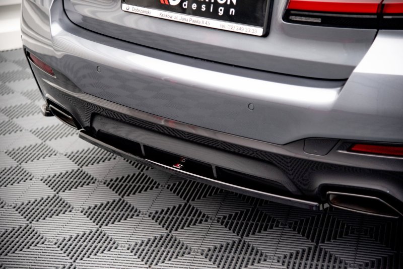 Maxton Mittlerer Diffusor Heck Ansatz für BMW 5er G30 Facelift M-Paket schwarz Hochglanz BM-5-G30F-MPACK-RD1-G