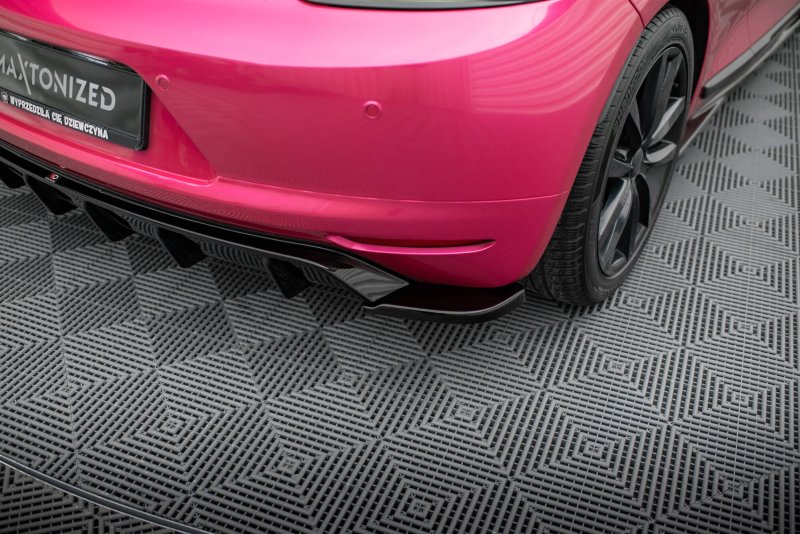 Maxton Diffusor Heck Ansatz V.1 VW Scirocco Mk3 schwarz Hochglanz VW-SC-3-RS2G+RS1R-G