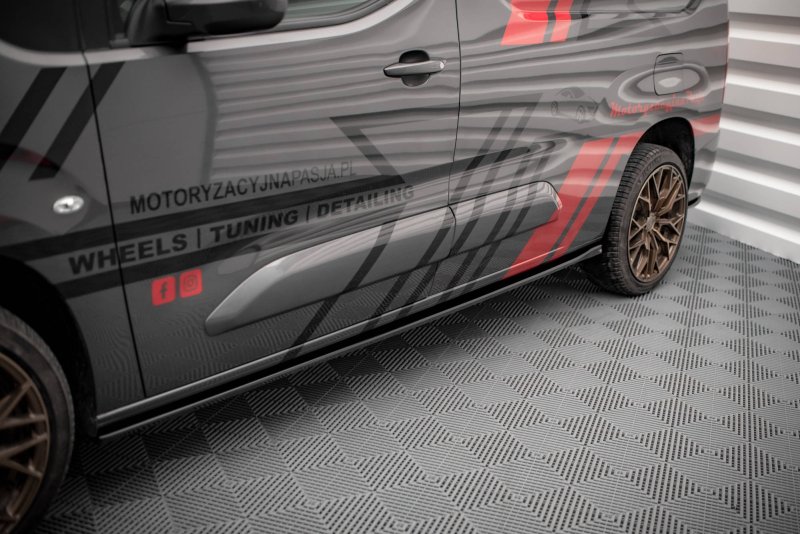 Maxton Seitenschweller Ansatz für Peugeot Partner Maxi Mk3 schwarz Hochglanz PE-PA-3-SD1-G