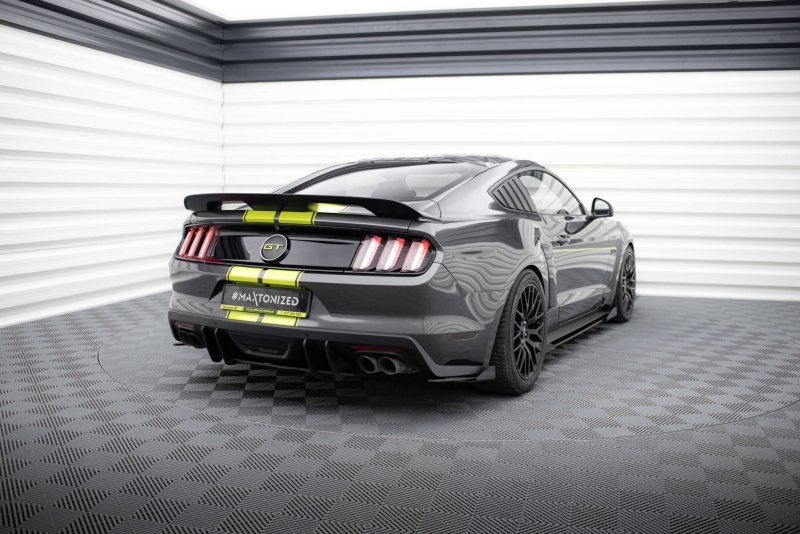 Maxton Street Pro Heckschürze Ford Mustang GT Mk6 Roush Performance FOMU6GTCNC-RS1B+BRBI