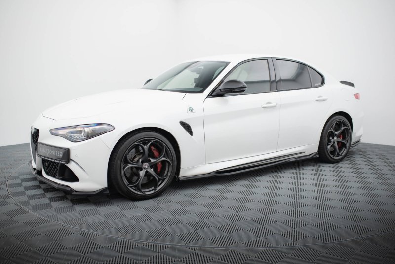 Maxton Seitenschweller Ansatz Alfa Romeo Giulia Quadrifoglio schwarz Hochglanz AL-GI-1-QV-SD1-G