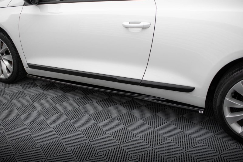Maxton Seitenschweller Ansatz VW Scirocco Mk3 Facelift schwarz Hochglanz VW-SC-3F-SD1-G