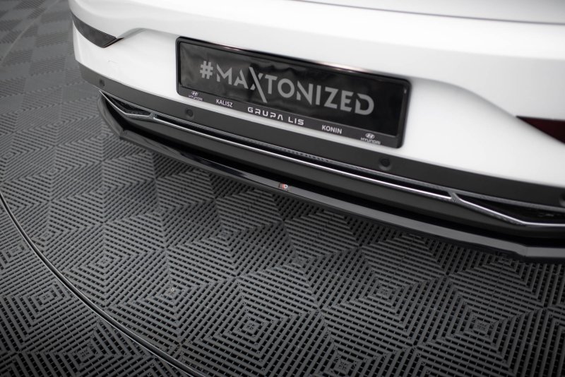 Maxton Mittlerer Cup Diffusor Heck Ansatz Hyundai I30 Mk3 Facelift schwarz Hochglanz HY-I30-3F-RD1-G