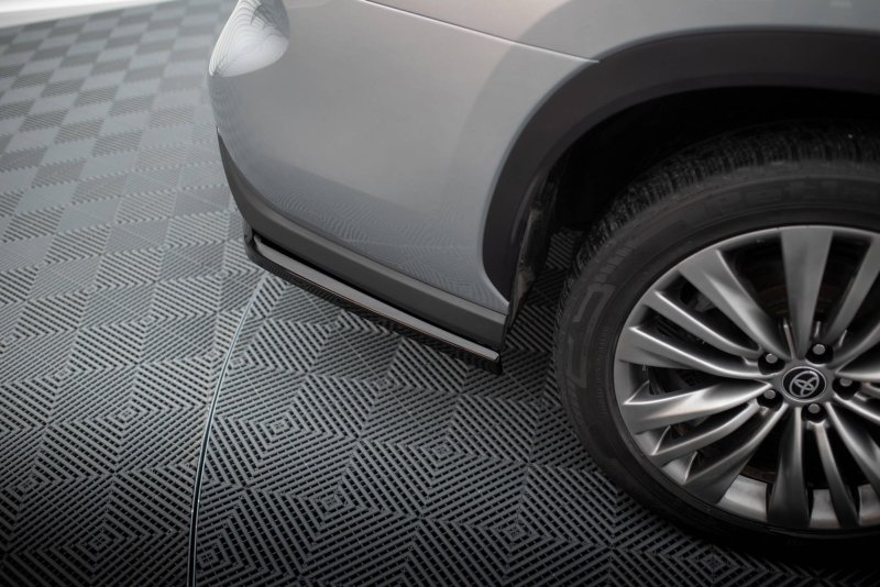 Maxton Heck Ansatz Flaps Diffusor für Toyota Highlander Mk4 schwarz Hochglanz TO-HL-3-RSD1-G