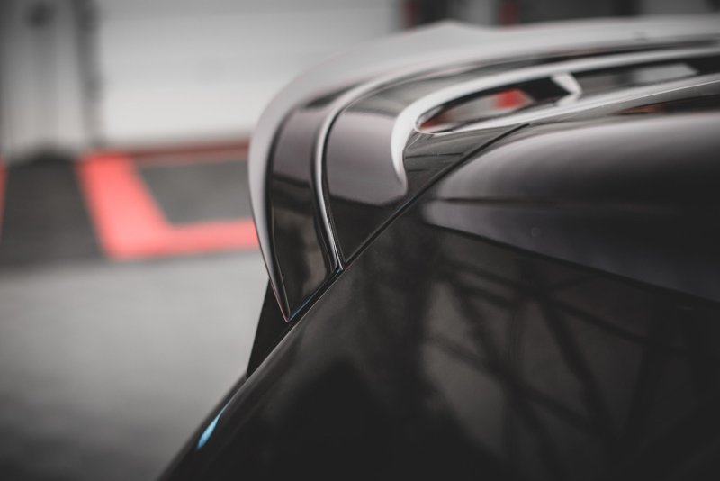Maxton Spoiler CAP für Volkswagen Golf R Mk8 schwarz Hochglanz VW-GO-8-R-CAP1-G