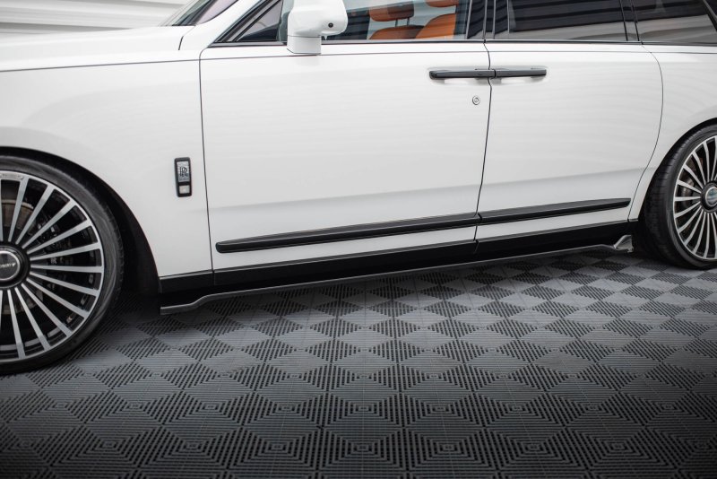 Maxton Seitenschweller Ansatz Rolls Royce Cullinan schwarz Hochglanz RR-CU-1-SD1-G
