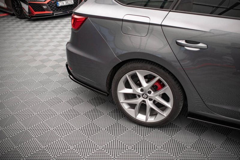 Maxton Heck Ansatz Flaps Diffusor V.2 für Seat Leon FR Sportstourer Mk3 schwarz Hochglanz SE-LE-3-FR-ST-RSD2-G