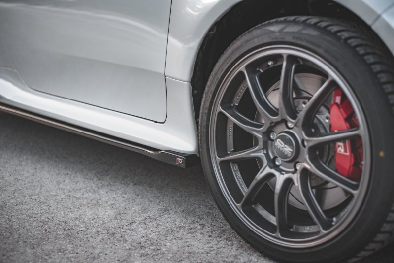 Maxton Seitenschweller Ansatz + Flaps V.2 für Toyota GR Yaris Mk4 TO-YA-4-GR4-SD2G+S