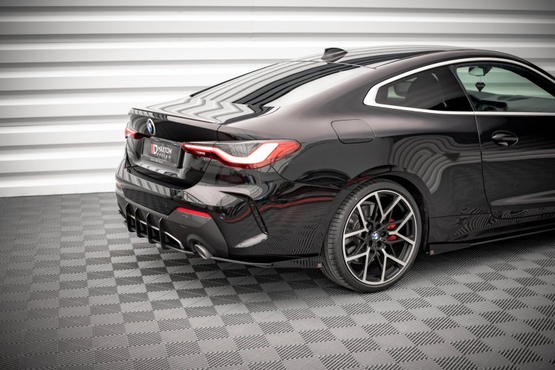 Maxton Hintere Seiten Flaps für BMW 4er M-Paket G22 schwarz Hochglanz BM4G22MPACKCNC-RSF1-G