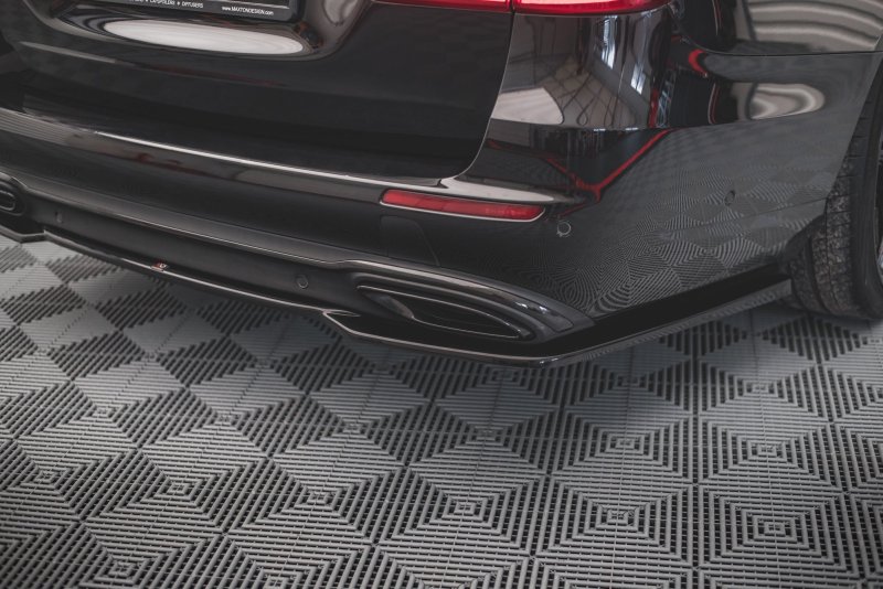 Maxton Mittlerer Diffusor Heck Ansatz für Mercedes-Benz E W213 schwarz Hochglanz ME-E-213-RD1-G