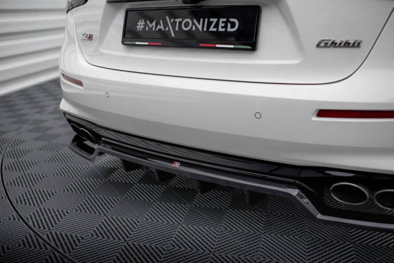 Maxton Mittlerer Cup Diffusor Heck Ansatz Maserati Ghibli Mk3 Facelift schwarz Hochglanz MA-GH-1F-RD1G+RD2-G