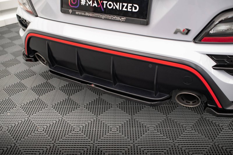 Maxton Mittlerer Diffusor Heck Ansatz für Hyundai Kona N Mk1 schwarz Hochglanz HY-KO-1-N-RD1-G