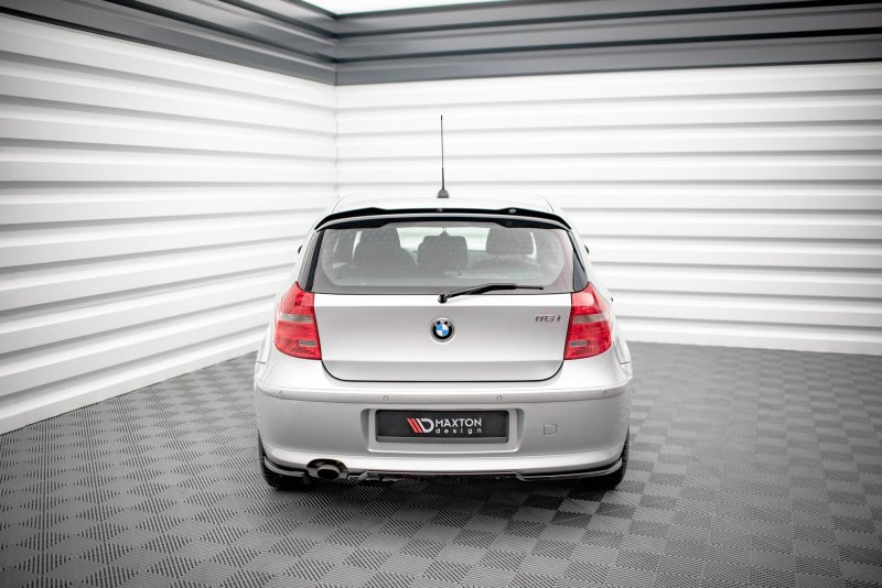 Maxton Spoiler CAP Abrisskante V.2 BMW 1er E81 Facelift schwarz Hochglanz BM-1-81F-CAP2-G