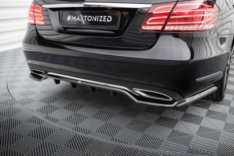 Maxton Mittlerer Cup Diffusor Heck Ansatz Mercedes-Benz E W212 Facelift schwarz Hochglanz ME-E-212F-RD1G+RD2-G