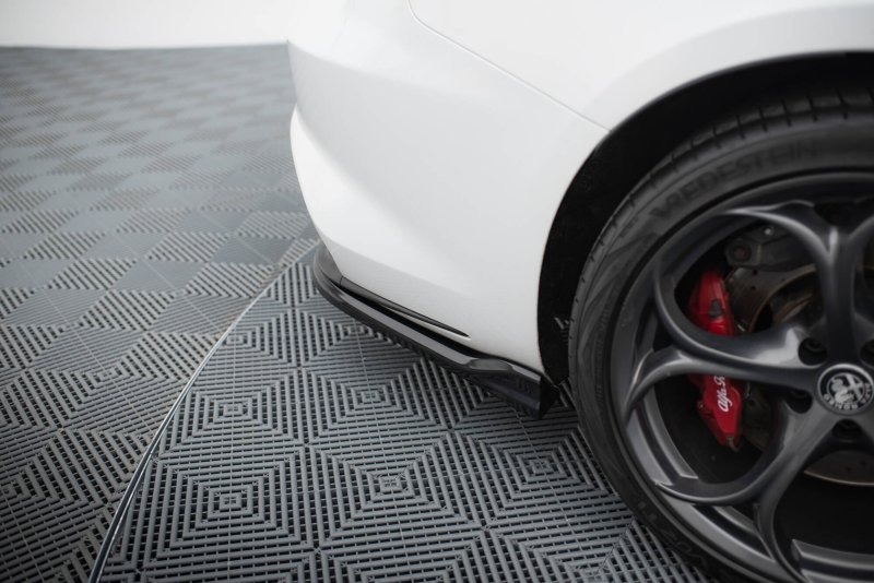 Maxton Heck Ansatz Flaps Diffusor Alfa Romeo Giulia Quadrifoglio schwarz Hochglanz AL-GI-1-QV-RSD1-G