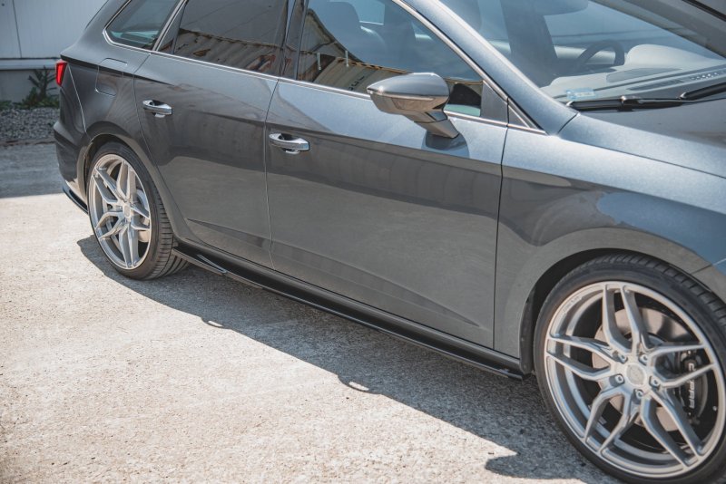 Maxton Seitenschweller Ansatz für V.5 Seat Leon Cupra / FR Mk3 FL schwarz Hochglanz SE-LE-3F-CU-SD5-G