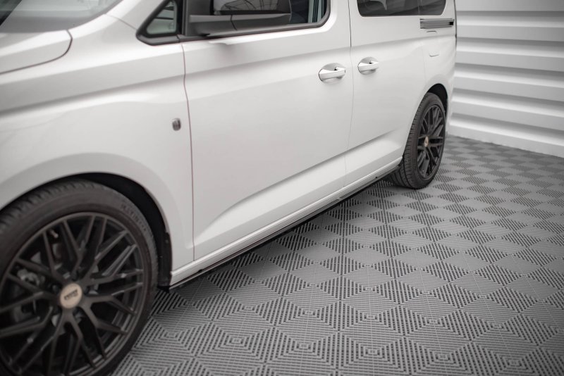 Maxton Seitenschweller Ansatz für Volkswagen Caddy Mk5 schwarz Hochglanz VW-CA-5-SD1-G