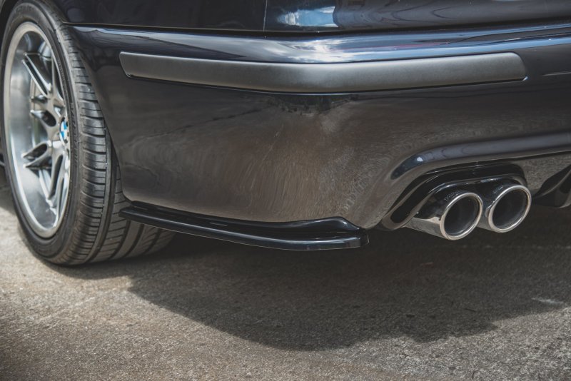 Maxton Heck Ansatz Flaps Diffusor für BMW M5 E39 schwarz Hochglanz BM-5-39-M-RSD1-G