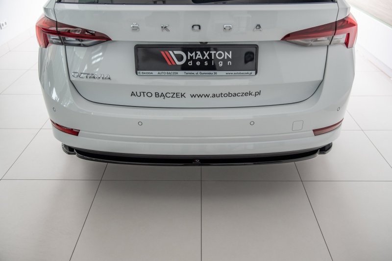 Maxton Mittlerer Diffusor Heck Ansatz für Skoda Octavia Mk4 schwarz Hochglanz SK-OC-4-RD1-G