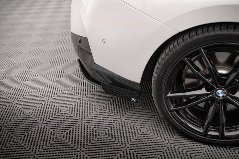 Maxton Hintere Seiten Flaps für BMW 2 Coupe M-Paket G42 schwarz Hochglanz BM242MPACKCNC-RSF1-G