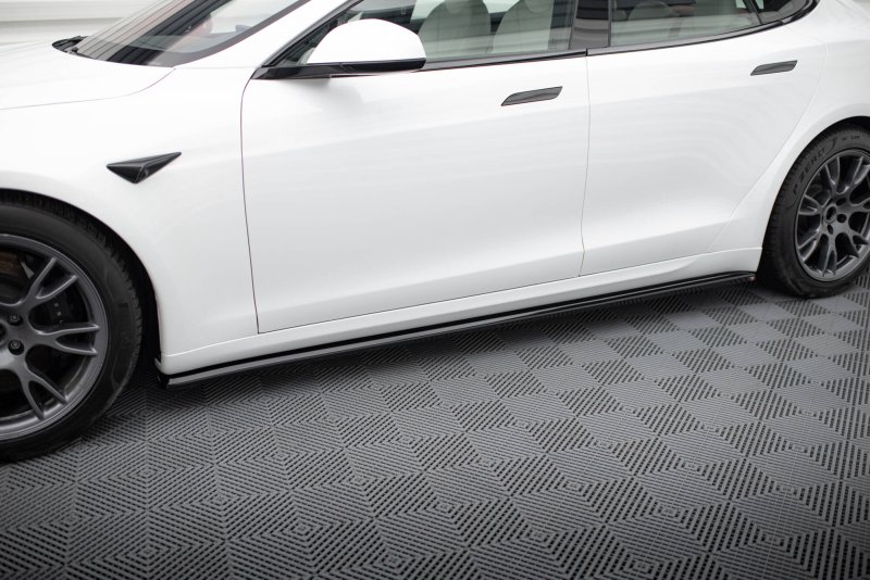 Maxton Seitenschweller Ansatz V.2 Tesla Model S Plaid Mk1 Facelift schwarz Hochglanz TE-MODELS-1F2-PL-SD2-G