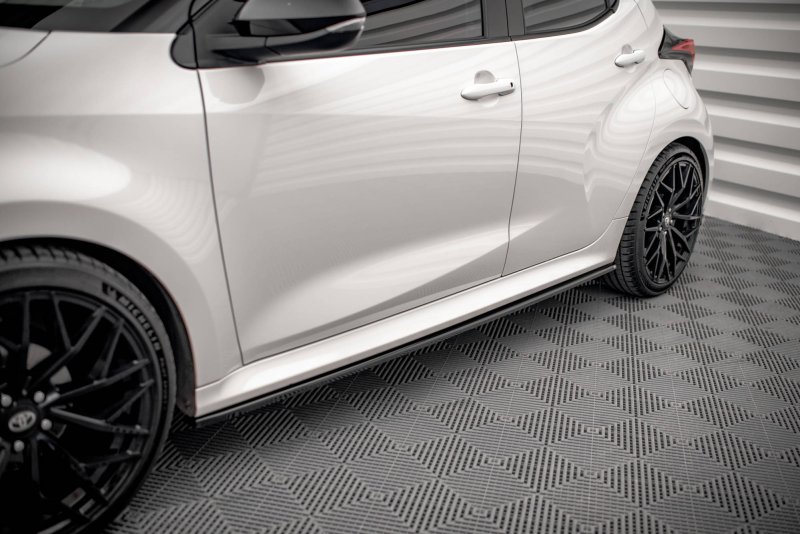 Maxton Seitenschweller Ansatz für V.2 für Toyota Yaris Mk4 schwarz Hochglanz TO-YA-4-SD2-G