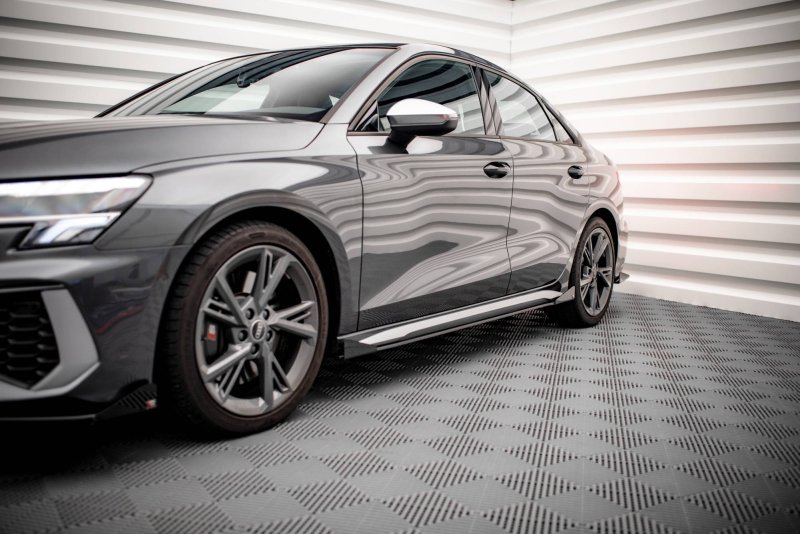 Maxton Side Flaps Audi S3/A3 S-Line 8Y schwarz Hochglanz AUA38YSLINECNC-SF1-G