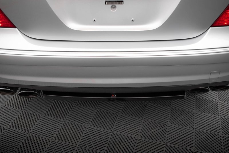 Maxton Mittlerer Cup Diffusor Heck Ansatz Mercedes-Benz E 55 AMG W211 schwarz Hochglanz ME-E-211-AMG-RD1-G