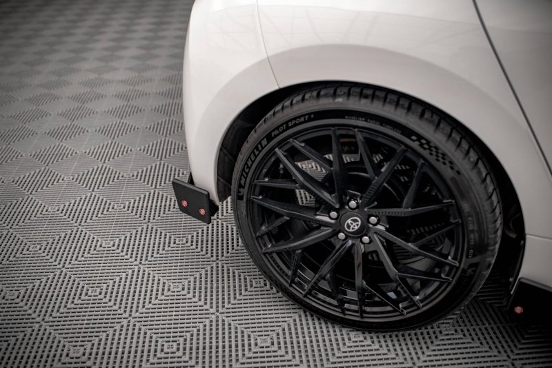 Maxton Mittlerer Diffusor Heck Ansatz V.1 +Flaps für  Toyota Yaris Mk4 TO-YA-4-RD1G+RS