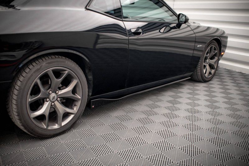 Maxton Seitenschweller Ansatz für Dodge Challenger RT Mk3 Facelift schwarz Hochglanz DO-CHL-3-RT-SD1-G